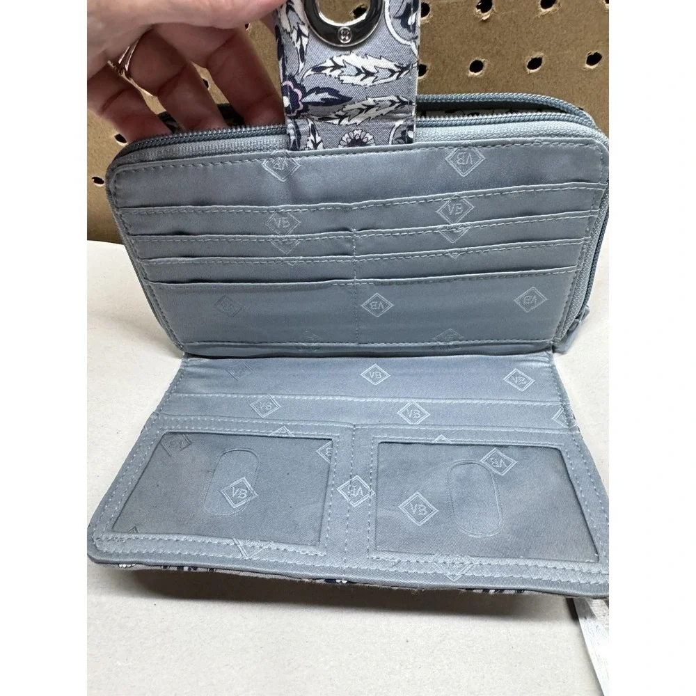 Vera Bradley RFID Turnlock‎ Wallet in Plaza Tile Floral